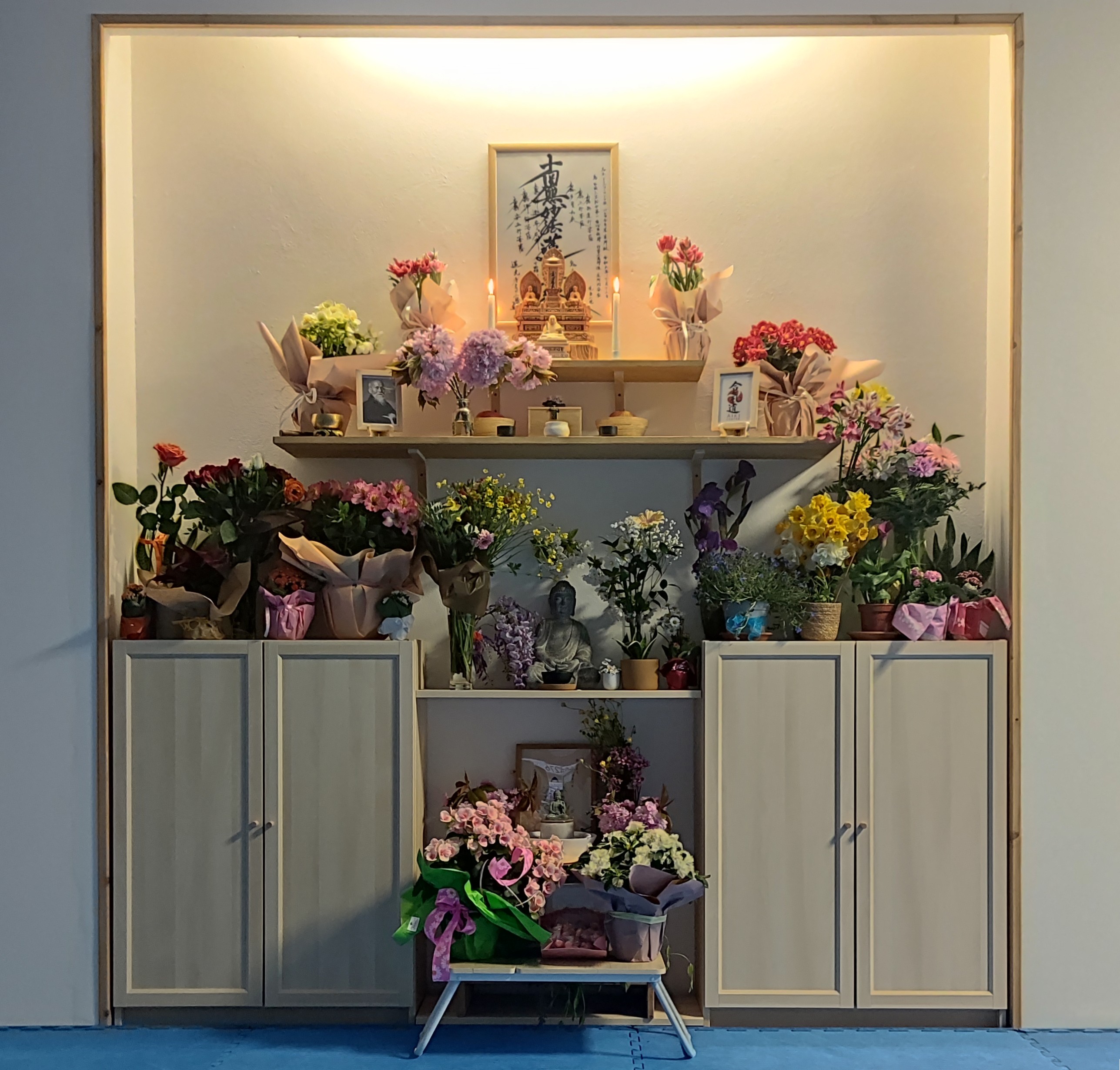 muro d'onore kamiza per la festa di Hana Matsuri